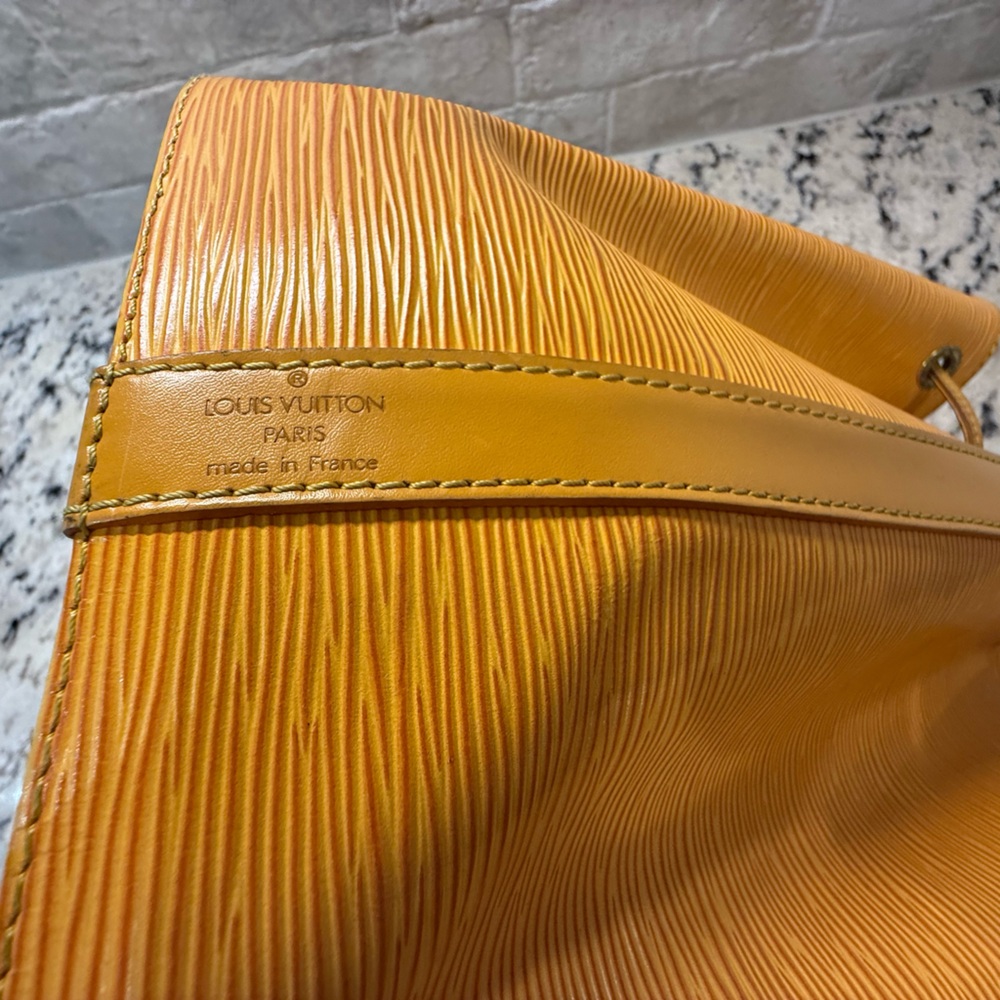 Louis Vuitton EUC Yellow Epi Leather Bucket Bag - Picture 8 of 11